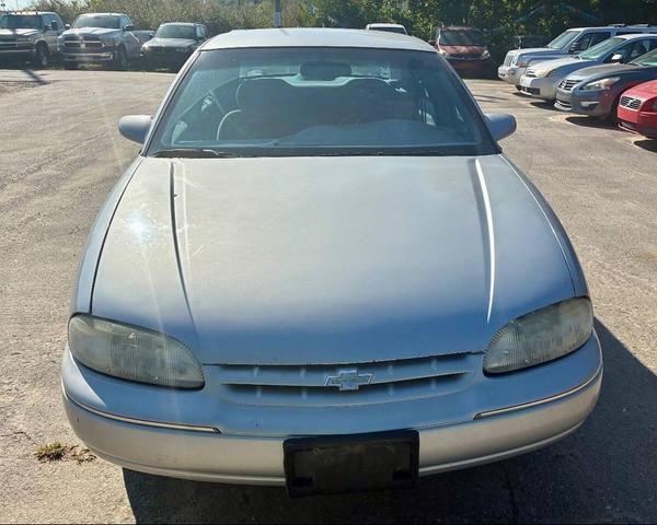 Photo of 1995 Silver Chevrolet Lumina