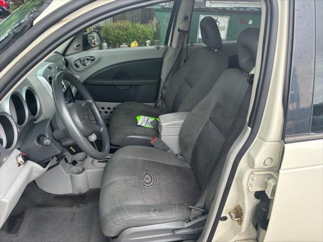 Photo of 2007 White Chrysler PT Cruiser