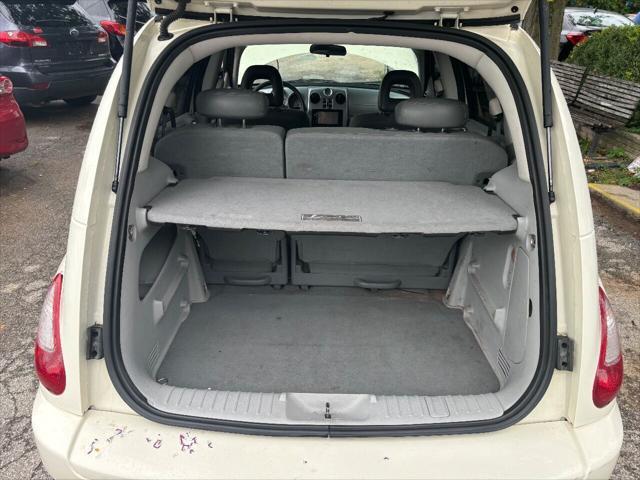 Photo of 2007 White Chrysler PT Cruiser