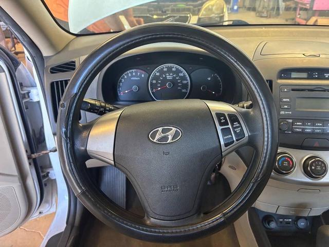 Photo of 2010 Silver Hyundai ELANTRA