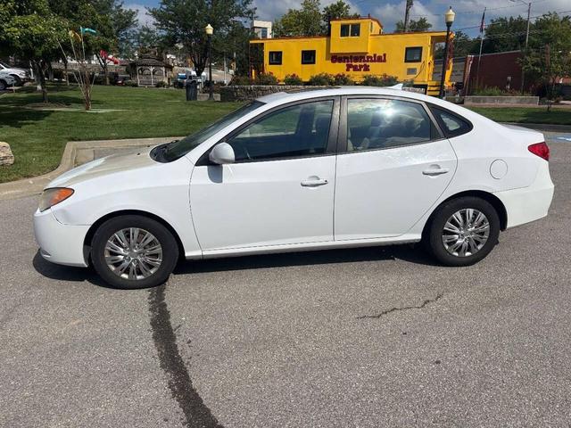 Photo of 2010 Silver Hyundai ELANTRA