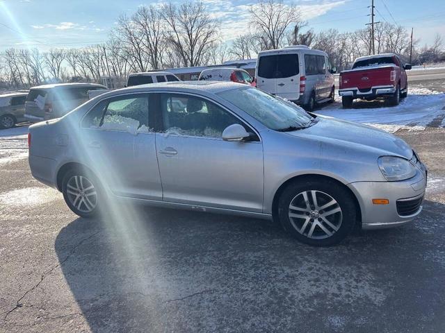 Photo of 2006 Gray Volkswagen Jetta