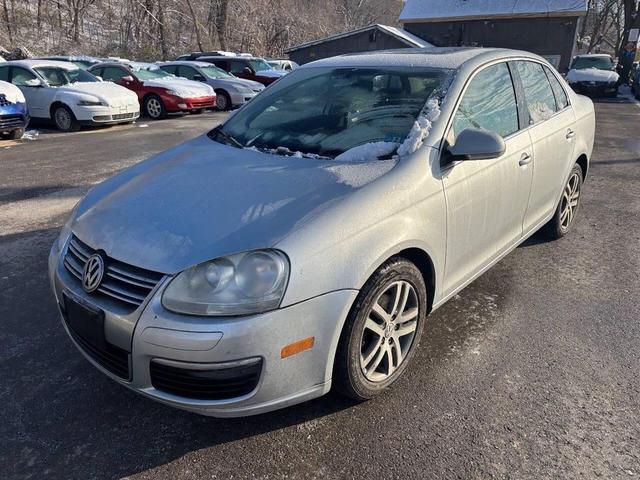 Photo of 2006 Gray Volkswagen Jetta
