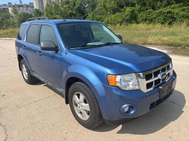 Photo of 2009 Blue Ford Escape