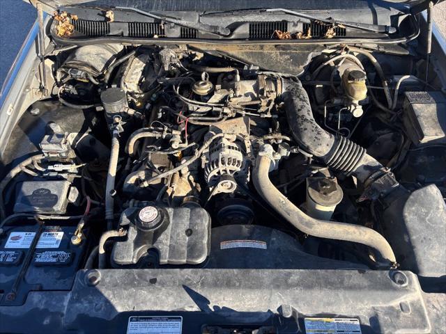 Photo of 1998 Gray Mercury Grand Marquis