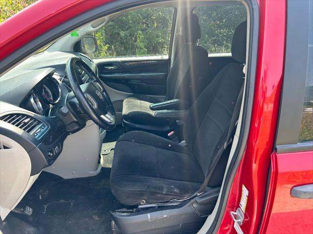 Photo of 2013 Red Dodge Grand Caravan