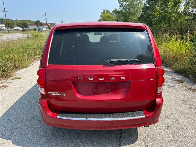 Photo of 2013 Red Dodge Grand Caravan