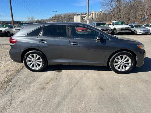 Photo of 2013 Black Toyota Venza