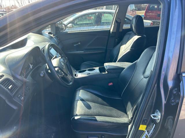 Photo of 2013 Black Toyota Venza