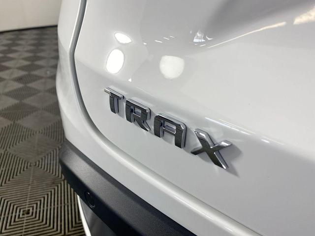 Photo of 2025 Summit White Chevrolet Trax