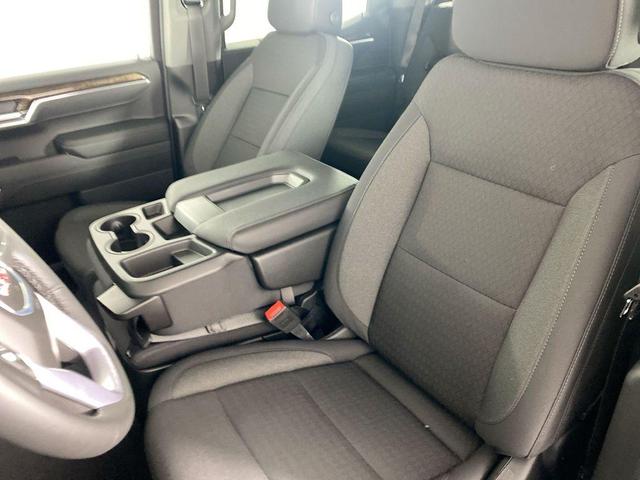 Photo of 2025 Onyx Black GMC Sierra 1500