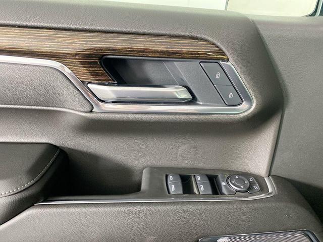Photo of 2025 Onyx Black GMC Sierra 1500