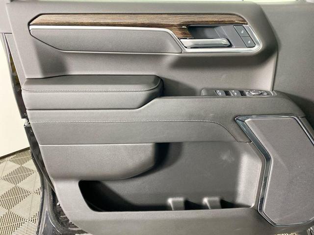 Photo of 2025 Onyx Black GMC Sierra 1500