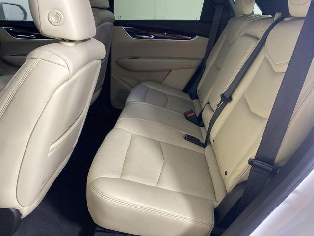 Photo of 2017 Crystal White Tri-Coat Cadillac XT5