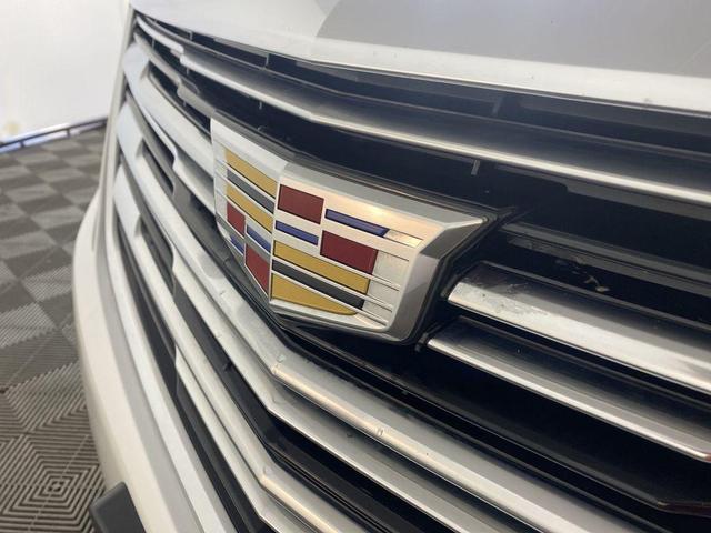 Photo of 2017 Crystal White Tri-Coat Cadillac XT5