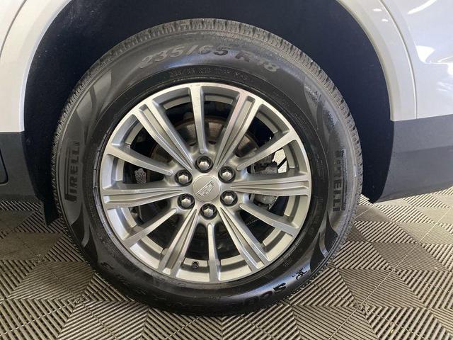 Photo of 2017 Crystal White Tri-Coat Cadillac XT5