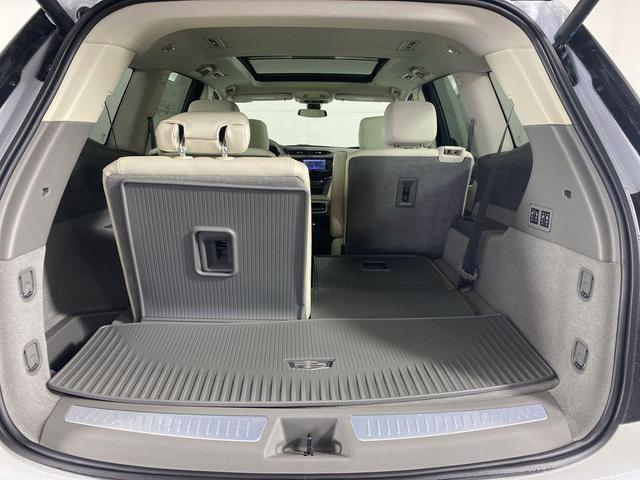 Photo of 2025 Crystal White Tri-Coat Cadillac XT6