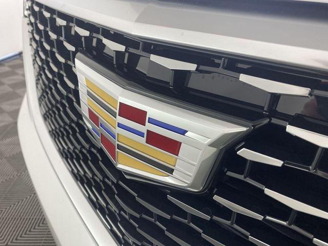 Photo of 2025 Crystal White Tri-Coat Cadillac XT6