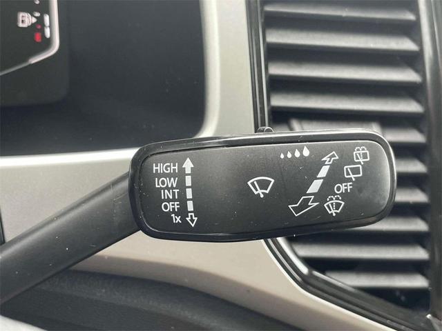 Photo of 2021 Tourmaline Blue Metallic Volkswagen Atlas Cross Sport