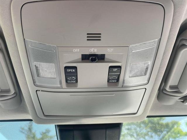 Photo of 2016 Silver Toyota RAV4 Hybrid