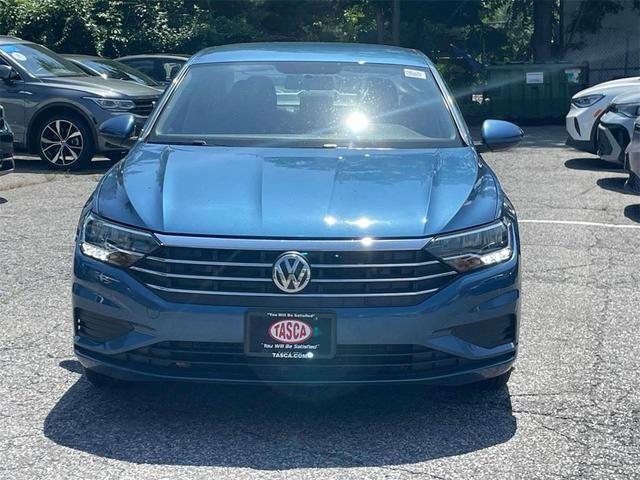 Photo of 2021 Silk Blue Metallic Volkswagen Jetta