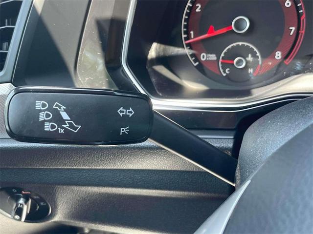 Photo of 2021 Silk Blue Metallic Volkswagen Jetta