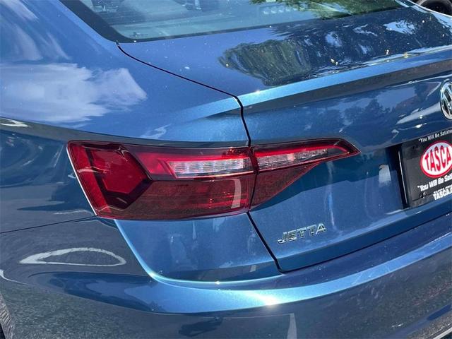Photo of 2021 Silk Blue Metallic Volkswagen Jetta