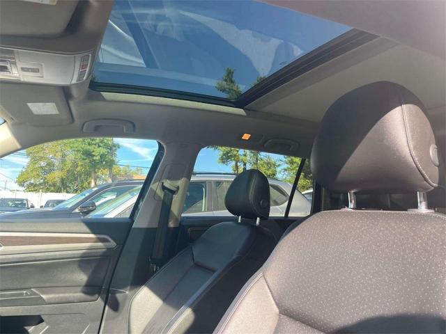 Photo of 2019 Deep Black Pearl Effect Volkswagen Atlas
