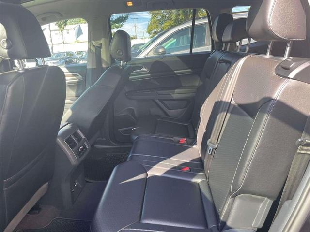 Photo of 2019 Deep Black Pearl Effect Volkswagen Atlas