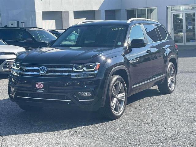 Photo of 2019 Deep Black Pearl Effect Volkswagen Atlas