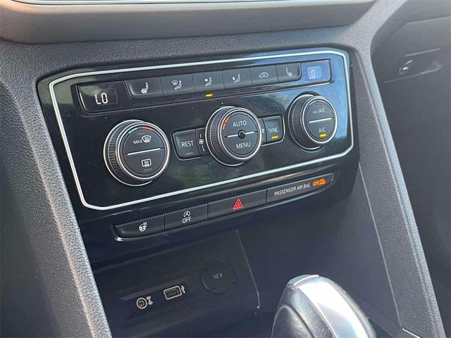 Photo of 2019 Deep Black Pearl Effect Volkswagen Atlas