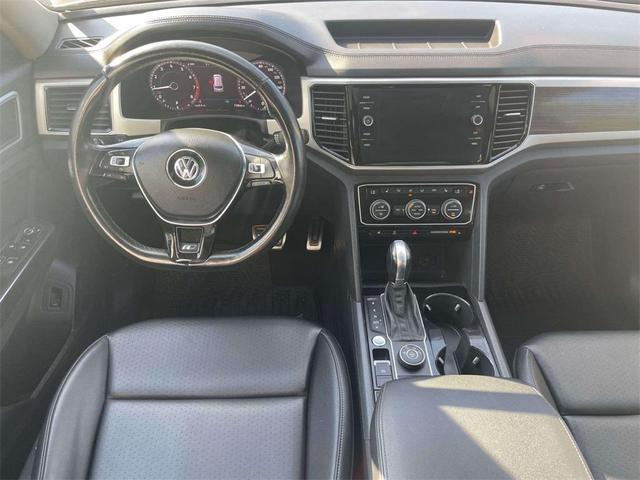 Photo of 2019 Deep Black Pearl Effect Volkswagen Atlas