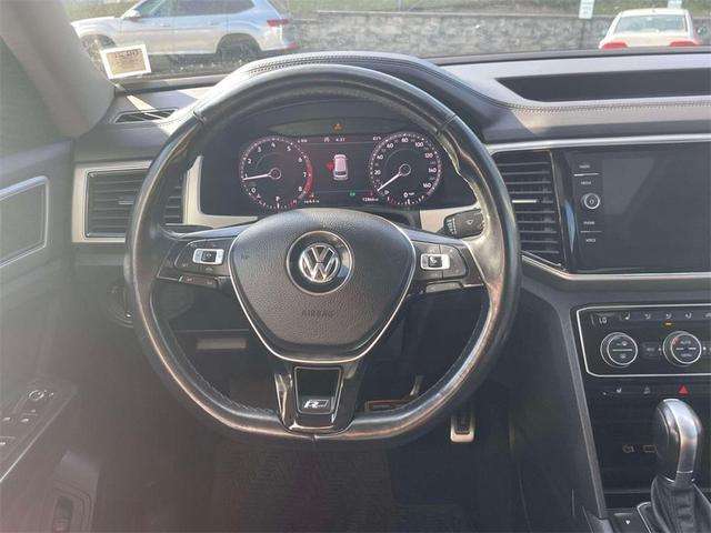 Photo of 2019 Deep Black Pearl Effect Volkswagen Atlas