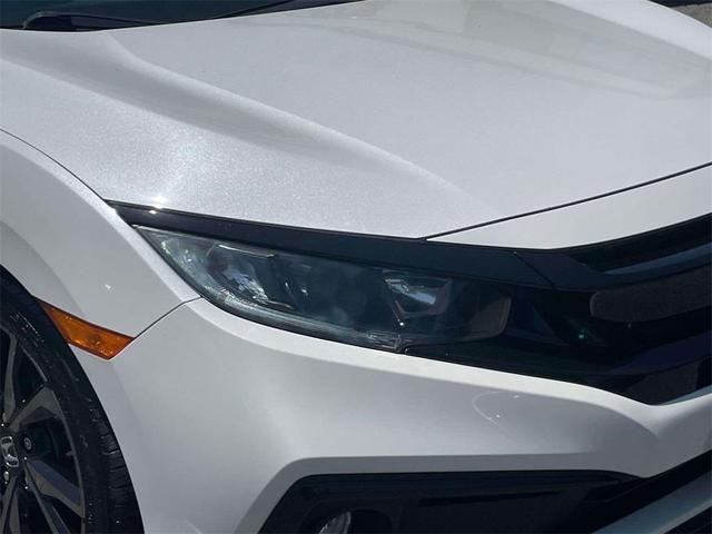 Photo of 2019 White Honda Civic
