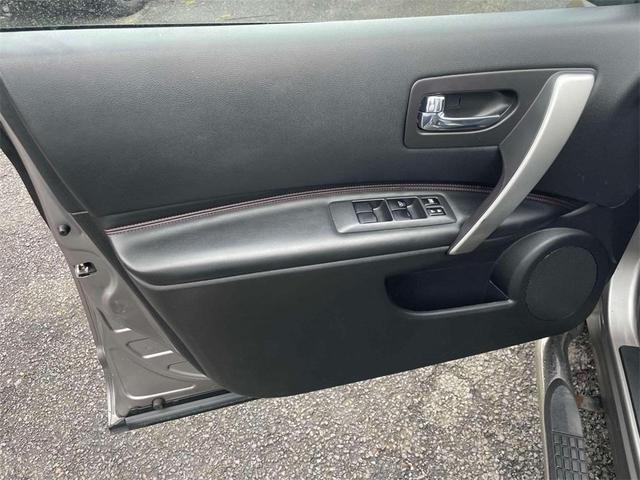 Photo of 2008 Gotham Gray Metallic Nissan Rogue