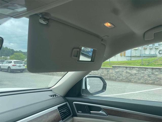 Photo of 2019 Pure White Volkswagen Atlas