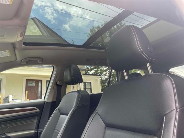 Photo of 2021 Pure White Volkswagen Atlas