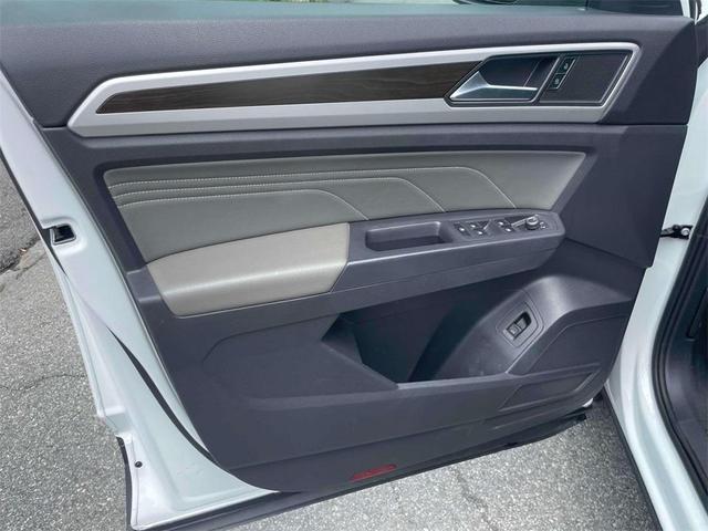 Photo of 2021 Pure White Volkswagen Atlas
