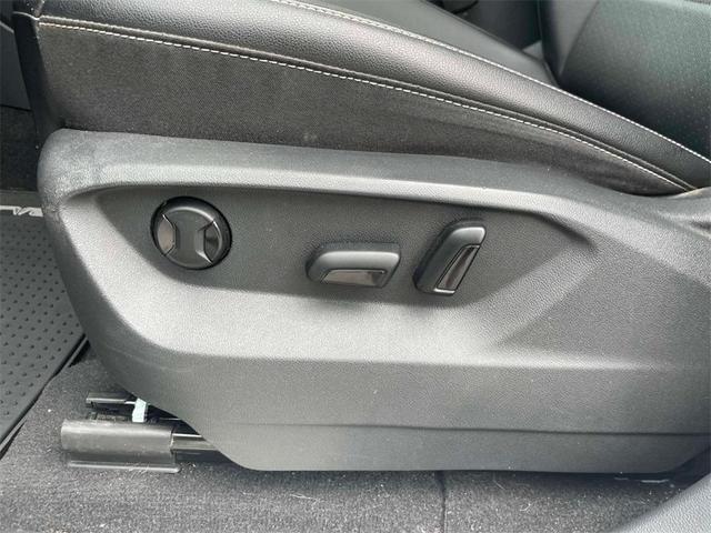 Photo of 2021 Pure White Volkswagen Atlas
