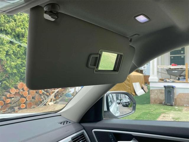 Photo of 2021 Pure White Volkswagen Atlas