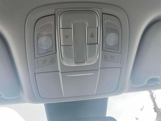 Photo of 2020 Quartz White Hyundai SANTA FE