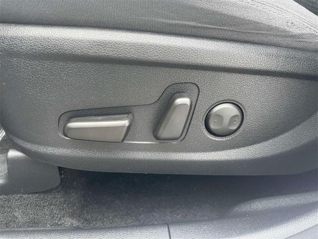 Photo of 2020 Quartz White Hyundai SANTA FE