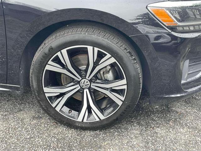 Photo of 2021 Deep Black Pearl Effect Volkswagen Passat