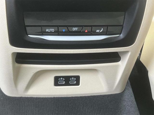 Photo of 2022 Alpine White BMW X3