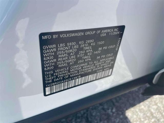 Photo of 2025 Opal White Pearl Effect Volkswagen Atlas