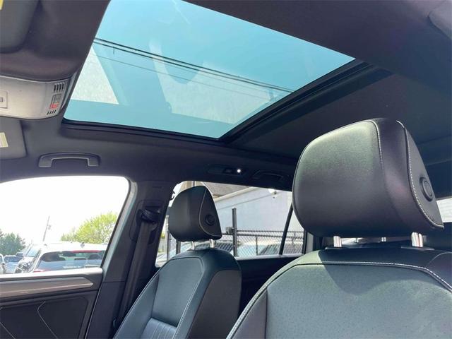 Photo of 2022 Oryx White Pearl Effect Volkswagen Tiguan