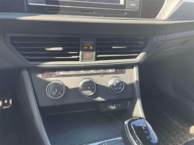 Photo of 2024 Pyrite Silver Metallic Volkswagen Jetta