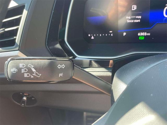 Photo of 2024 Pyrite Silver Metallic Volkswagen Jetta