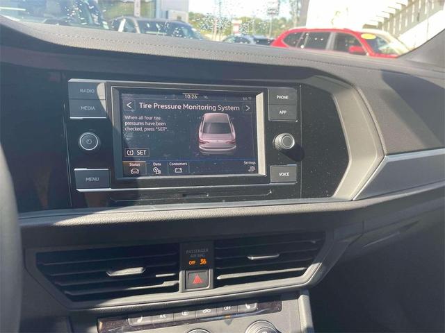 Photo of 2024 Pyrite Silver Metallic Volkswagen Jetta