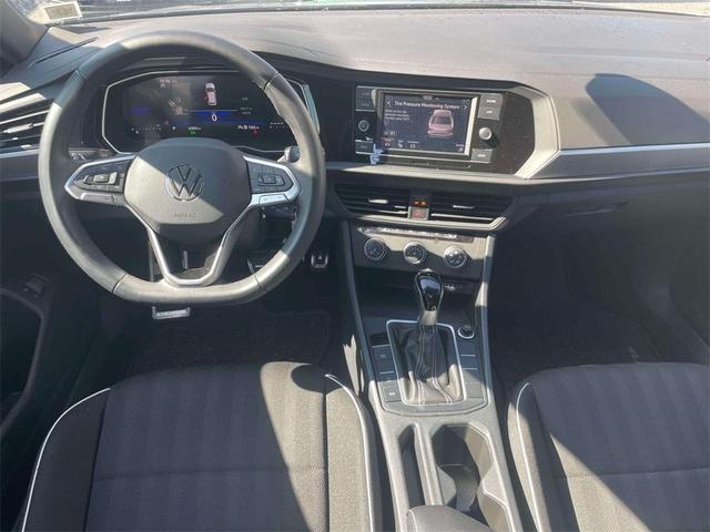 Photo of 2024 Pyrite Silver Metallic Volkswagen Jetta